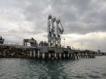 ariyan offshore diving co / north oil terminal 